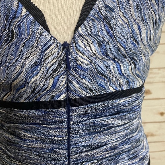 Kay Unger New York sleeveless surplice dress - Picture 6 of 7